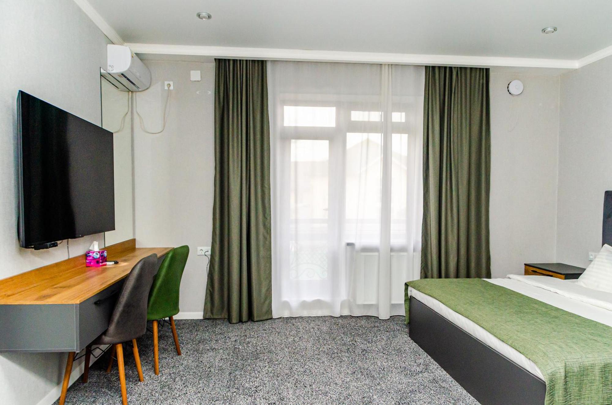 Dosman Hotel Bishkek Exterior photo